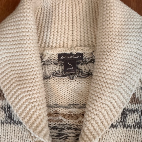Eddie Bauer Women’s Beige and Brown Zip-Up Sweater - Picture 2 of 7
